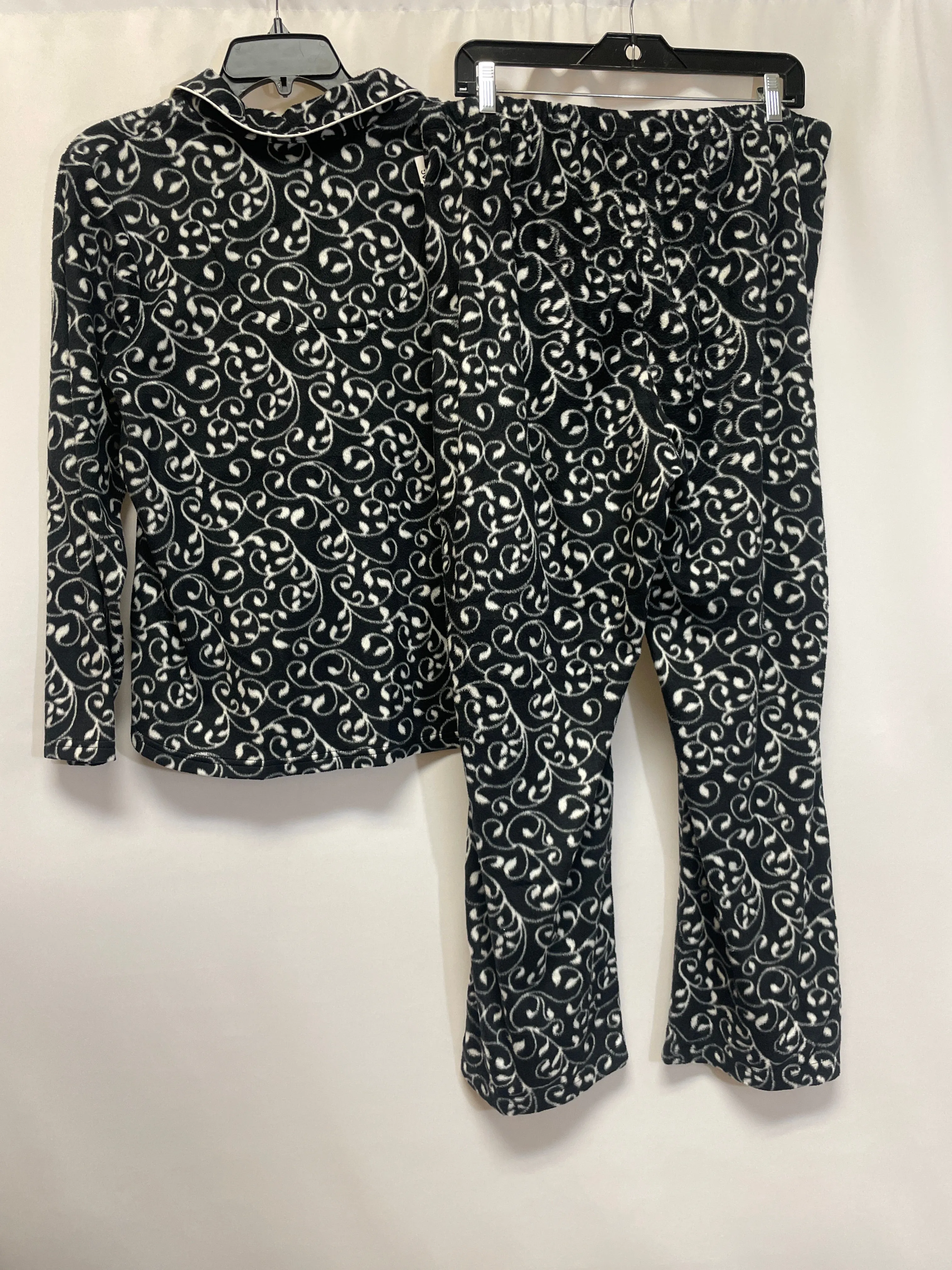 Black & White Pajamas 2pc Croft And Barrow, Size Xl