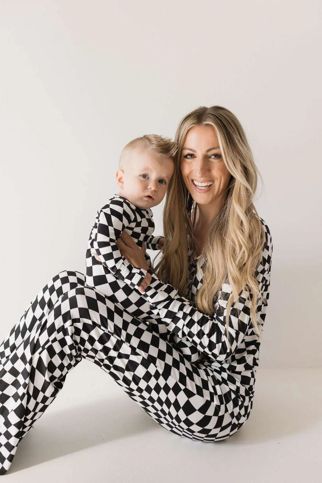 Black & White Wavy Checkerboard | Bamboo Zip Pajamas