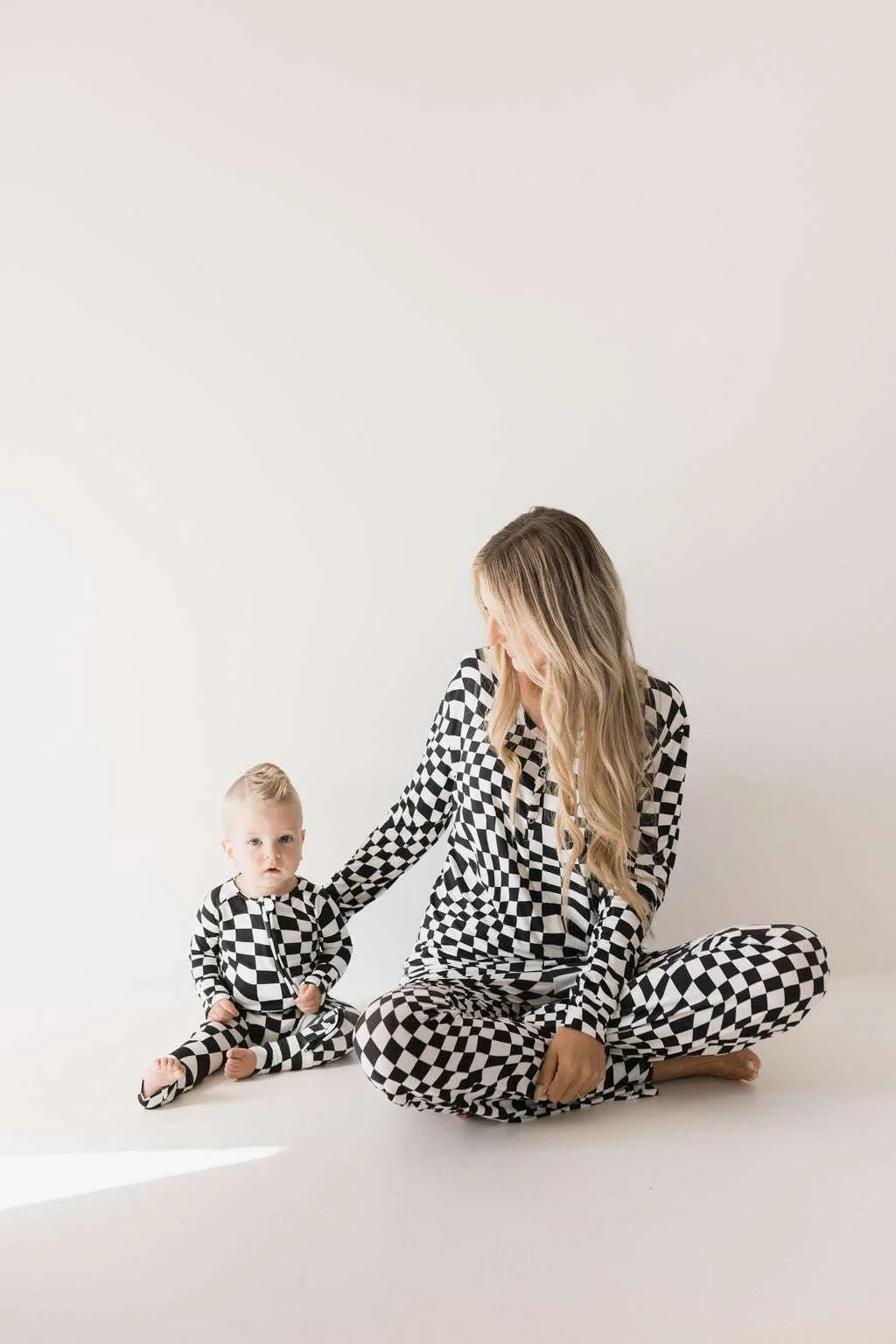 Black & White Wavy Checkerboard | Bamboo Zip Pajamas