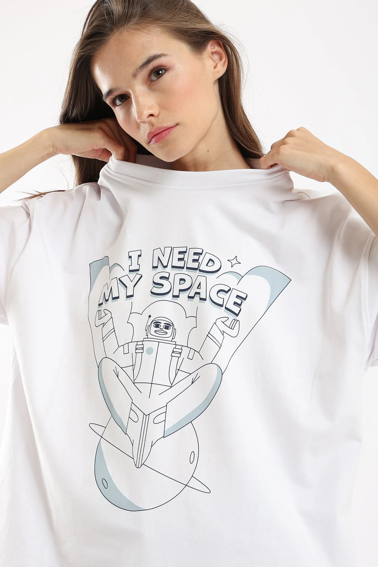 I NEED MY SPACE OVERSIZED UNISEX TEE