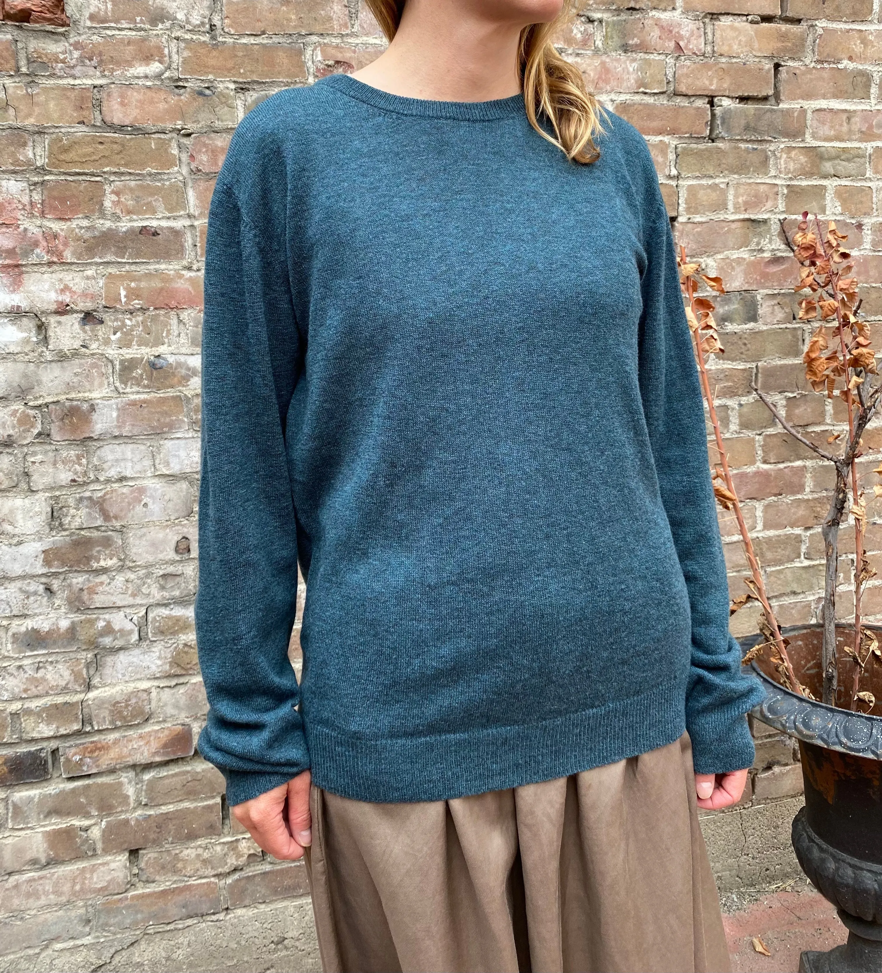 Merino Unisex Crew Sweater in Dragonfly Green